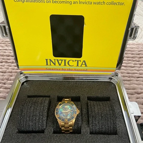 Invicta Gold Watch with Ocean Blue Face - Picture 3 of 9